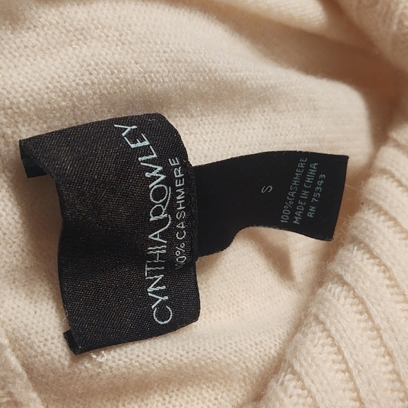 Cynthia Rowley Asymmetrical Collar Cashmere White Sweater Dress Sz S NWT - Picture 10 of 10